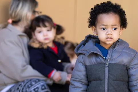 Enfant à la crèche "Un air de printemps" à Marseille