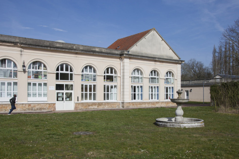 Centre d'hébergement et de Réinsertion Sociale