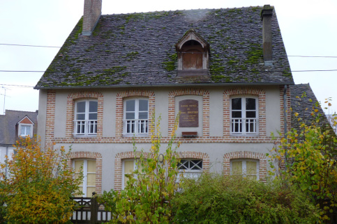 Maison natale du Père Brottier et gîtes fertois
