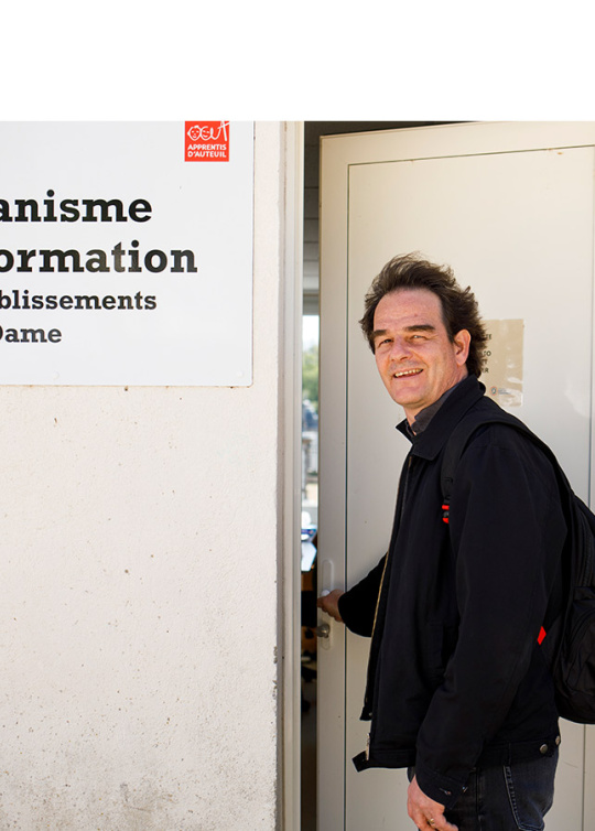 Raphaël Seydoux, coordinateur de dispositifs d'insertion aux établissements Notre-Dame, à l'entrée de l'organisme de formation