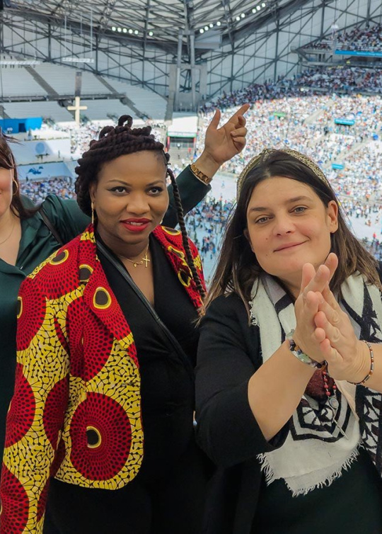 Kaïna, Béatrice et Sandra, trois mamans de la Halte des parents reçues par le pape François lors des Rencontres méditerranéennes