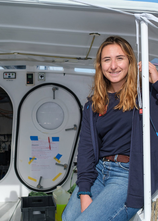 Violette Dorange  à bord de son bateau pour la Transat Jacques Vabre 2023