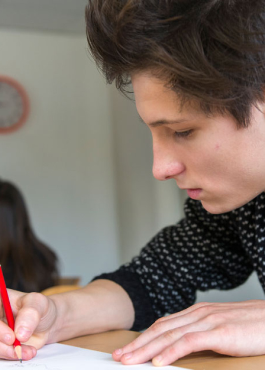 École : des tablettes numériques dès la maternelle pour lutter contre  l'échec scolaire