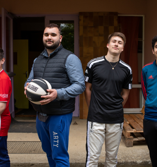 IES Notre-Dame - foyer Renaissance : Florian, Nicolas, Matthéo et Esteban partent jouer au basket