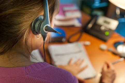 Ecoute Infos Familles, service téléphonique anonyme spécialisé Apprentis d’Auteuil pour les familles, les jeunes et les professionnels