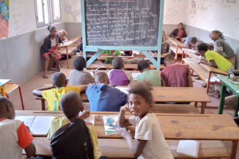 Classe d’alphabétisation à Madagascar