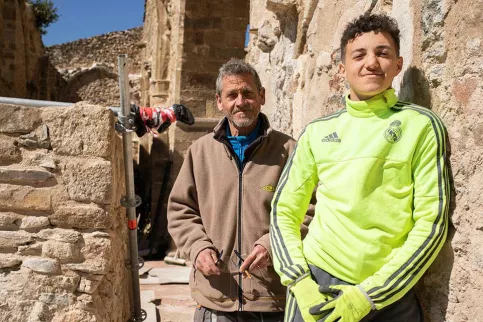 un jeune et son responsable en insertion