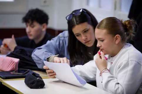 Classe de 3ème au Campus St Antoine (Marcoussis) : Sacha est accompagnée par son AVS