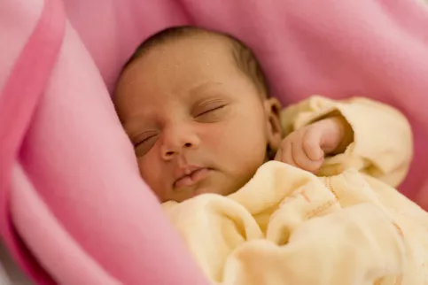 petit bébé qui dort