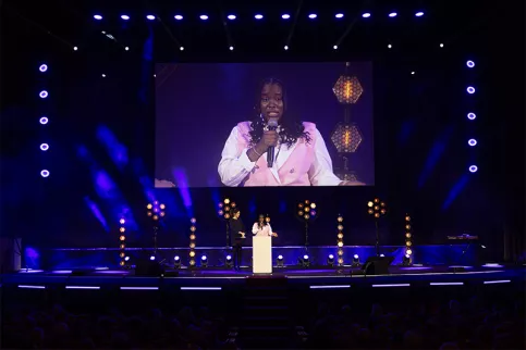  Stand up 2025 - Asmaï 