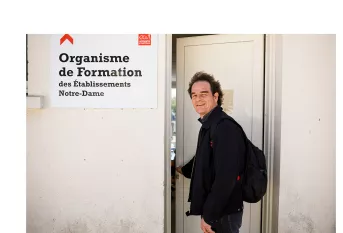 Raphaël Seydoux, coordinateur de dispositifs d'insertion aux établissements Notre-Dame, à l'entrée de l'organisme de formation