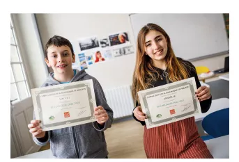 Deux jeunes éco-délégués du collège Saint-Philippe, Vincent et Annaëlle