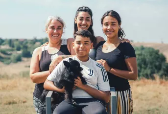 Placement familial, 3 enfants avec leur mère