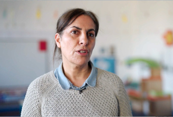 Portrait de Zahia, ATSEM à l'école Joie de vivre à Strasbourg