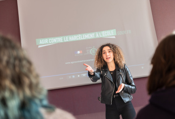 Projection d'un film de prévention contre le harcèlement à l'école au lycée Saint-Michel