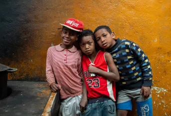Enfants en situation de rues à Madagascar accueillis par le Centre NRJ
