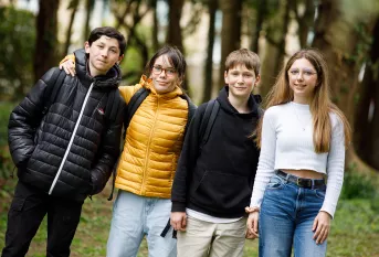 Jeunes du collège Saint-Louis 