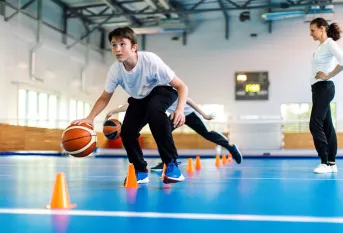 Entraînement de basket au collège