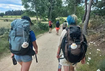 Jeunes et collaborateurs de la MECS Saint-Jacques sur les chemins de Compostelle (c) Apprentis d'Auteuil
