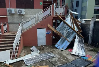 Bâtiment de l'accueil de jour M'Sayidié détruit à Mayotte