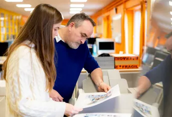 Dorine, Meilleure Apprentie de France du lycée professionnel Saint-Michel a préparé le concours en industrie graphique avec son professeur Sébastien Legay