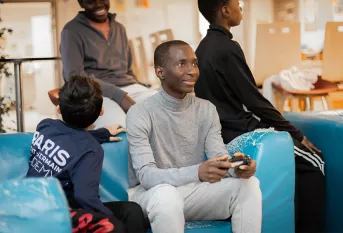 Moustapha - moment de détente avec un jeu vidéo