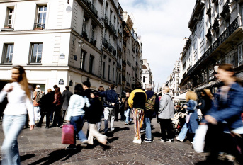 Foule dans une ville