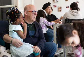 Gilles Lesueur, responsable de la Maison des familles d'Ermont avec des enfants 