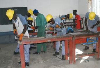 Partenaire JCLTIS, formation en menuiserie métallique