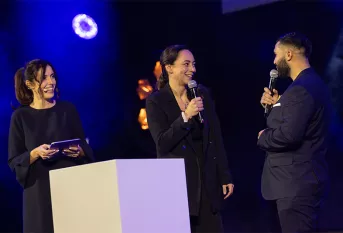 Stand up 2025 - Carole Tolila, Nina Métayer et Slavi 