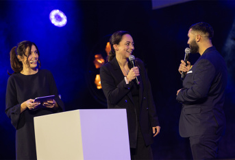 Stand up 2025 - Carole Tolila, Nina Métayer et Slavi 