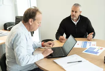 Mohamed Masrouhi en réunion avec Eric De Lagarde, mécène de compétences