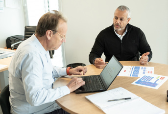 Mohamed Masrouhi en réunion avec Eric De Lagarde, mécène de compétences