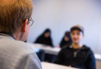 Pro'Pulse de Vernon  - séance de simulation de rendez-vous d'embauche avec un jeune animée par un formateur en insertion