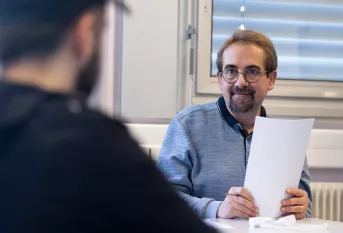 Pro'Pulse de Vernon  - séance de simulation de rendez-vous d'embauche animée par Florent Baudry, formateur en insertion avec Lucas