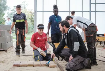Travaux paysagers - Projet pédagogique en salle de maçonnerie au Campus Saint-Antoine