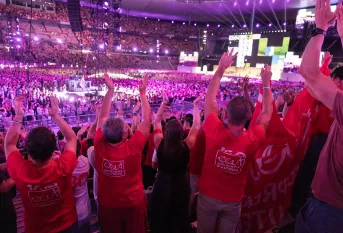 Veillée au stade de France avec Léon XIV