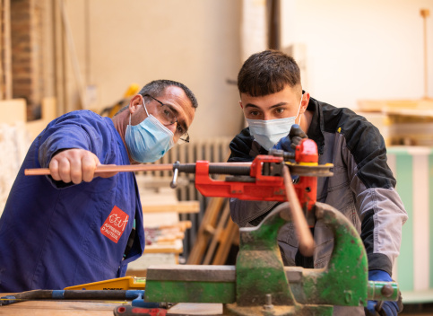 Taxe Apprentissage : interactions professeur-élève dans le cadre des métiers du bâtiment