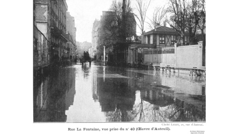 les inondations de 1910 rue jean de la fontaine à Paris