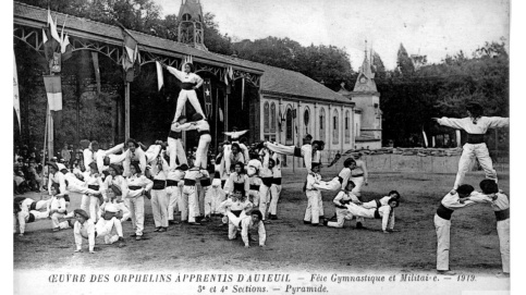 La fête de la gym dans la cour