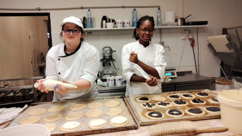 LP Notre-Dame des jardins-Stage ERASMUS en pâtisserie à Prague. 