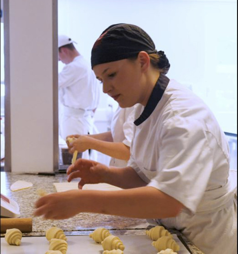 Lycée professionnel Saint-Michel, Emie, en 3ème année Bac Pro Boulangerie-Pâtisserie