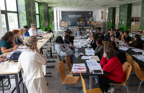 MECS de Sannois - réunion de rentrée des éducateurs avec leur directrice