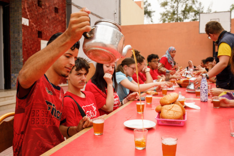 AESI au Maroc, le goûter et le thé à la menthe