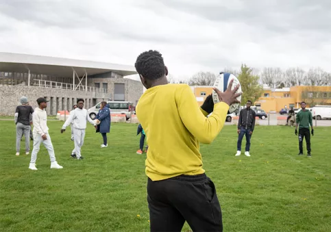  Entraînement de rugby dans les établissements Jean-Marie Vianney, avec des MNA