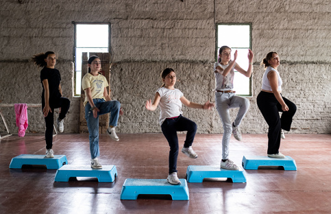 Cours de step pour les filles au collège Saint-Jean Saint-Sulpice