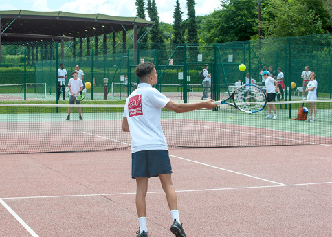 Tournoi de tennis inter-établissements au haras de Jardy