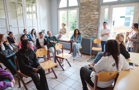 Session d'EARS pour des jeunes filles de la Maison d'enfants Foyer Jean-Bosco avec Elodie Dupont, psychologue clinicienne