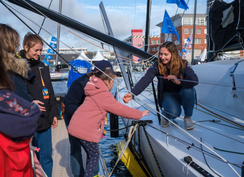 Violette Dorange sur son bateau à la transat