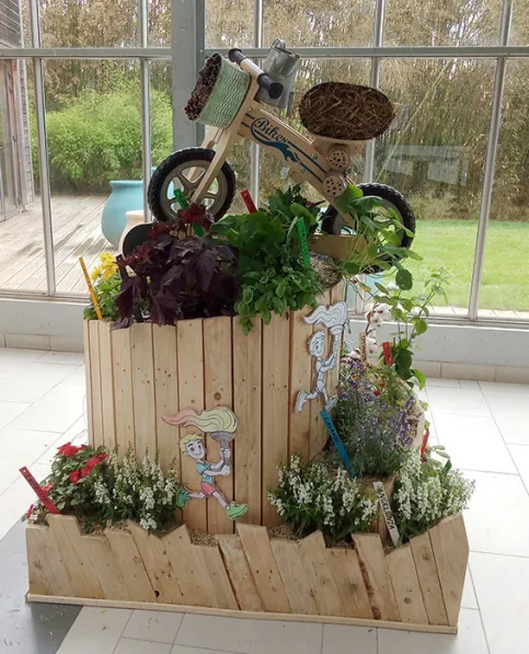 Oeuvre d'Hélène, jeune MAF